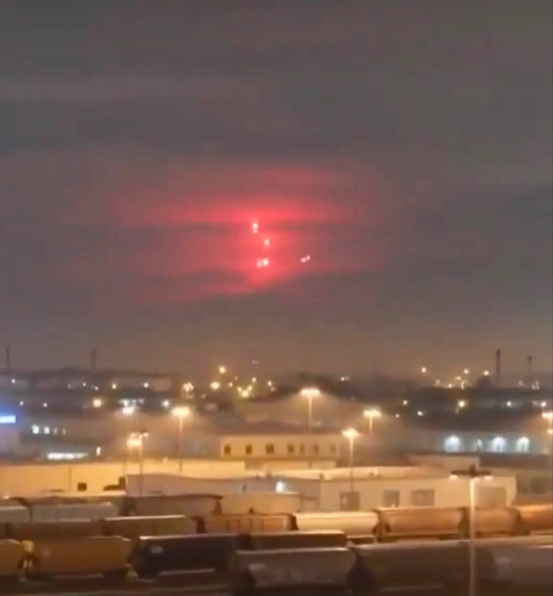 MISTERIOSAS LUCES ROJAS APARECEN EN EL CIELO DE SAN LUIS POTOSÍ